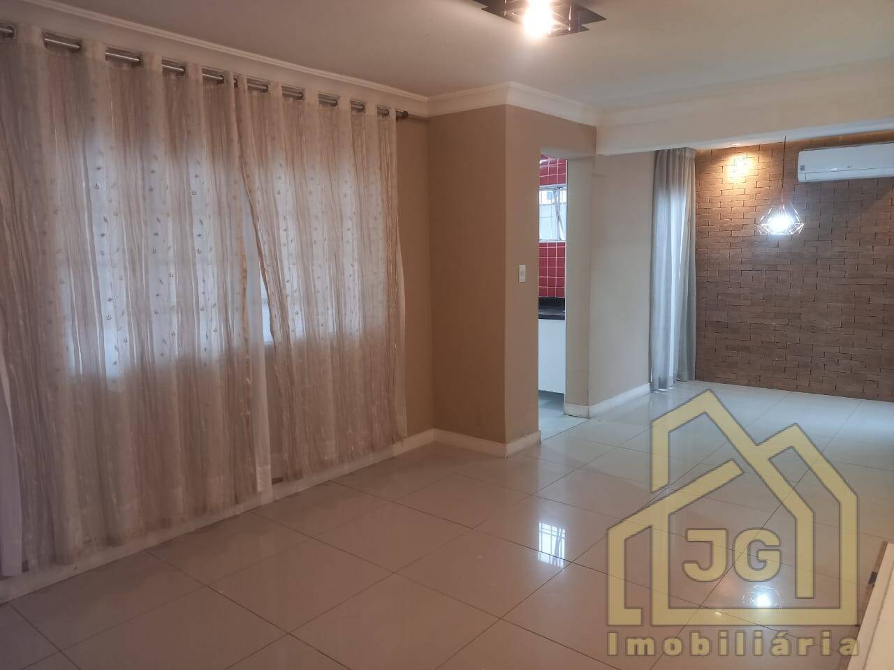 Casa, 3 quartos, 240 m² - Foto 1