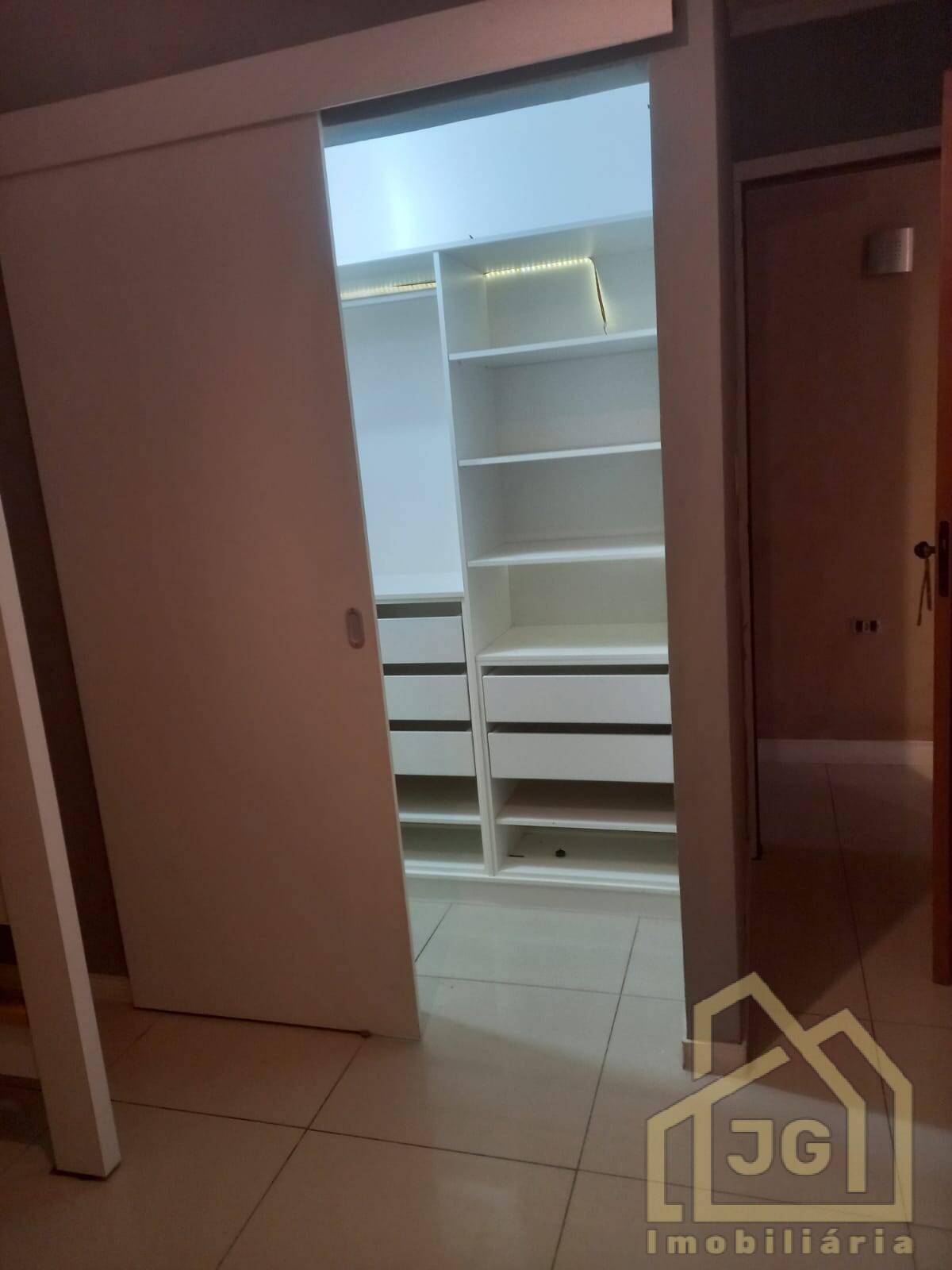 Casa, 3 quartos, 240 m² - Foto 21